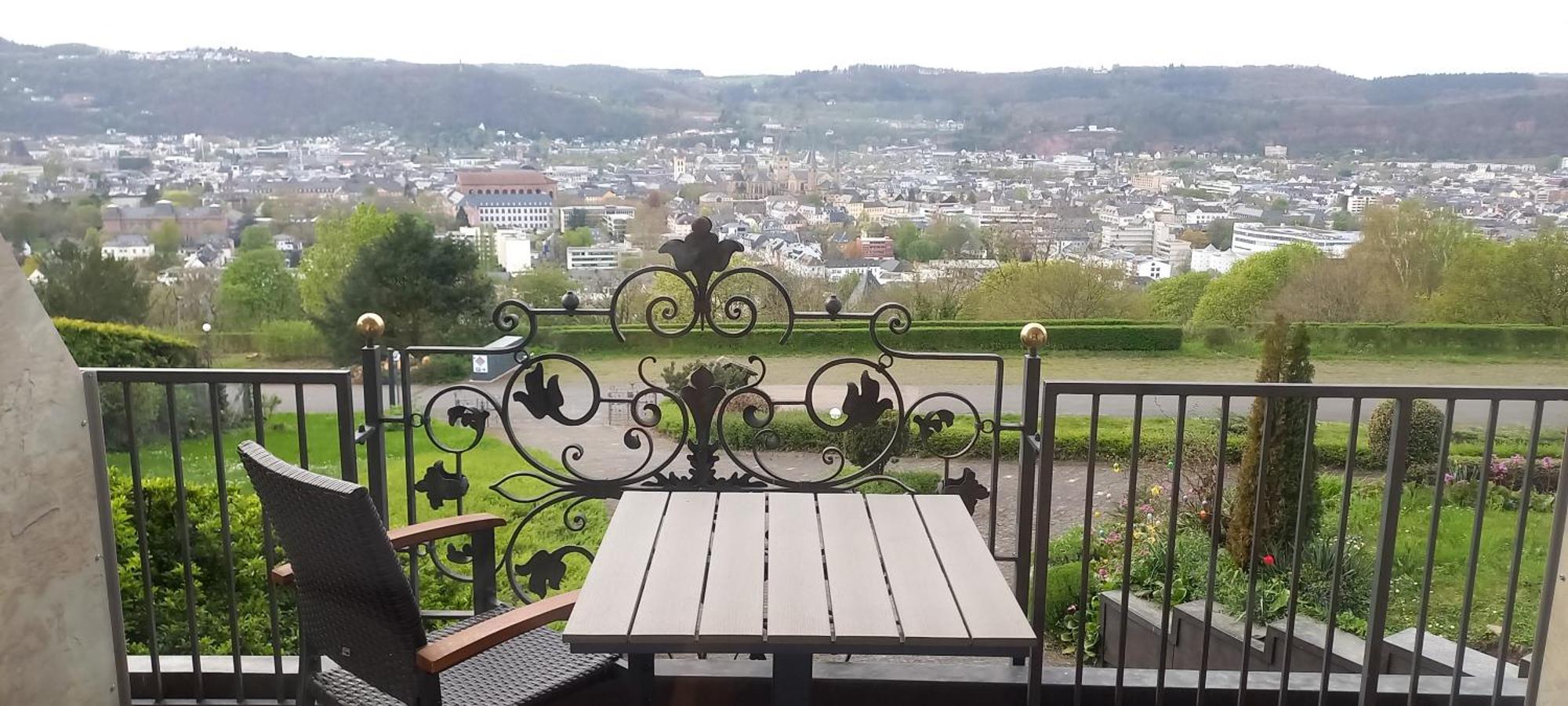 Ferienwohnungen Petrisberg 特里尔 外观 照片