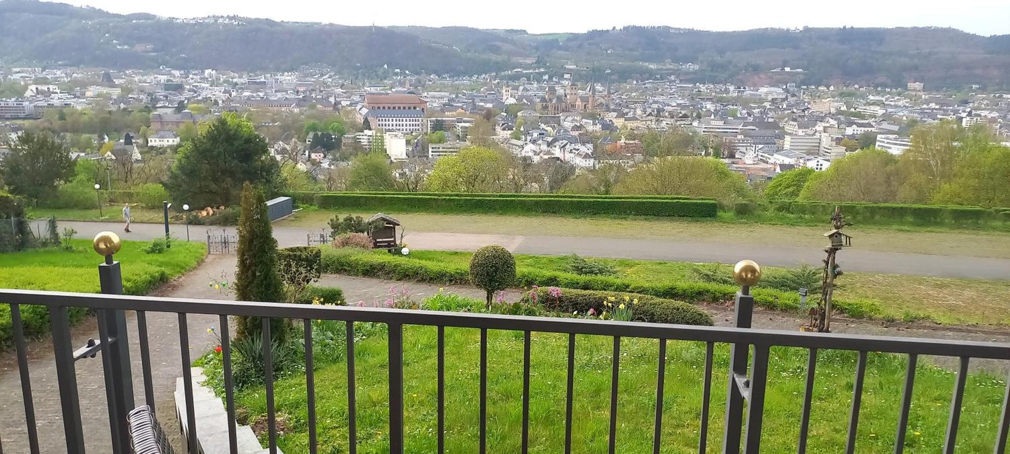 Ferienwohnungen Petrisberg 特里尔 外观 照片
